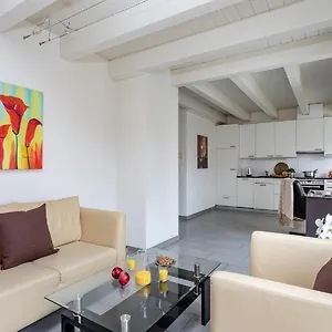  Apartamento Swiss Star District 11 - Self Check-in Suiza